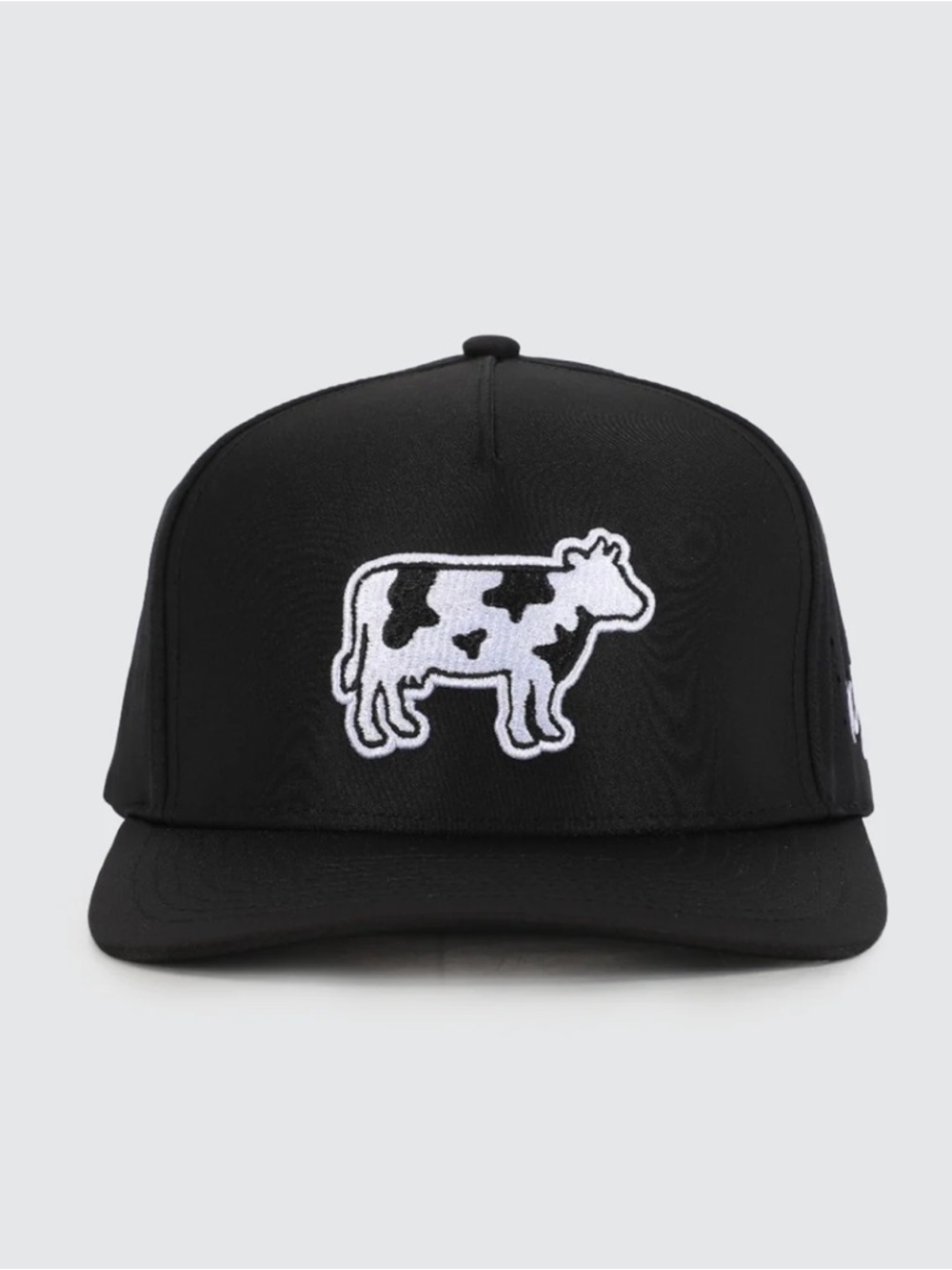 WAGGLE NWT legendairy ultra breathable gold hat -black/white